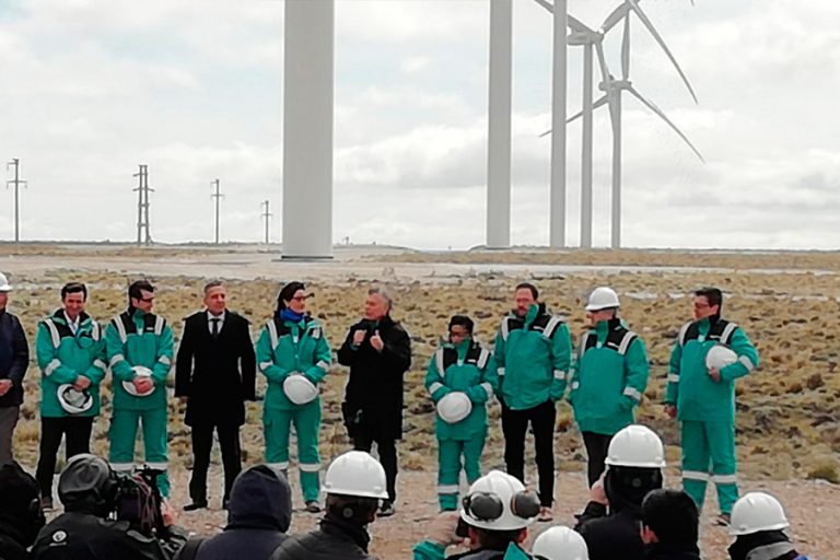 Macri inauguró el parque eólico de YPF en Manantiales Behr