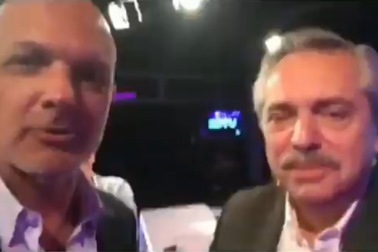 El mamarracho de Buzzi haciéndose selfies con Alberto Fernández