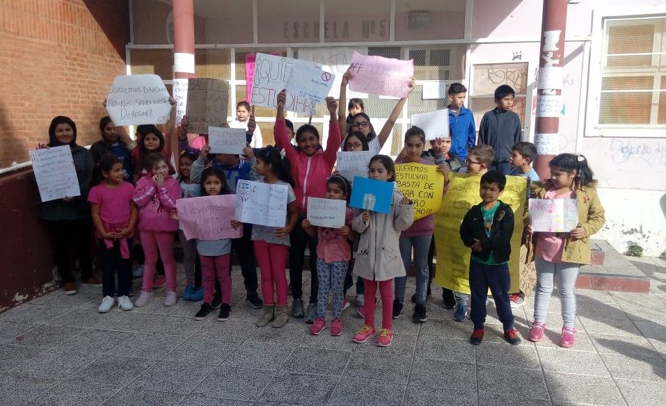 Cortar rutas y dejar niños sin clases como forma de reclamo claudico