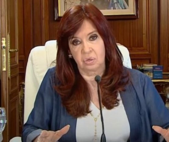 Cristina dijo que la condenó una “mafia judicial” y anunció que no será candidata en 2023