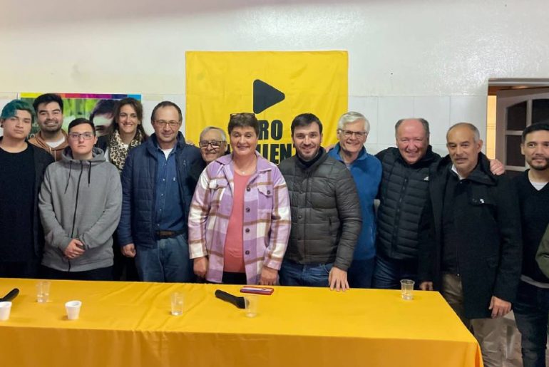 “Nacho” Torres presentó a los candidatos que lo acompañarán en la localidad de Sarmiento