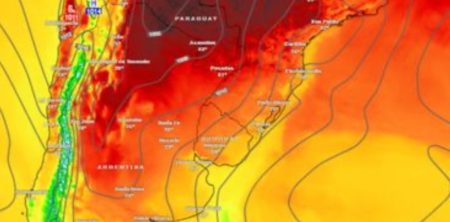 El mapa de calor que quedará consolidado este martes en territorio argentino. Foto: Meteored Imagen: 1/3