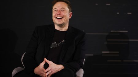 Elon Musk busca empleados en la Argentina