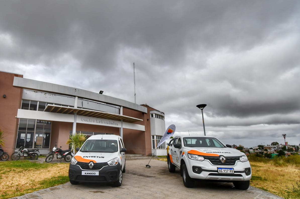 Dos vehículos 0 km recibió Punta de Tombo