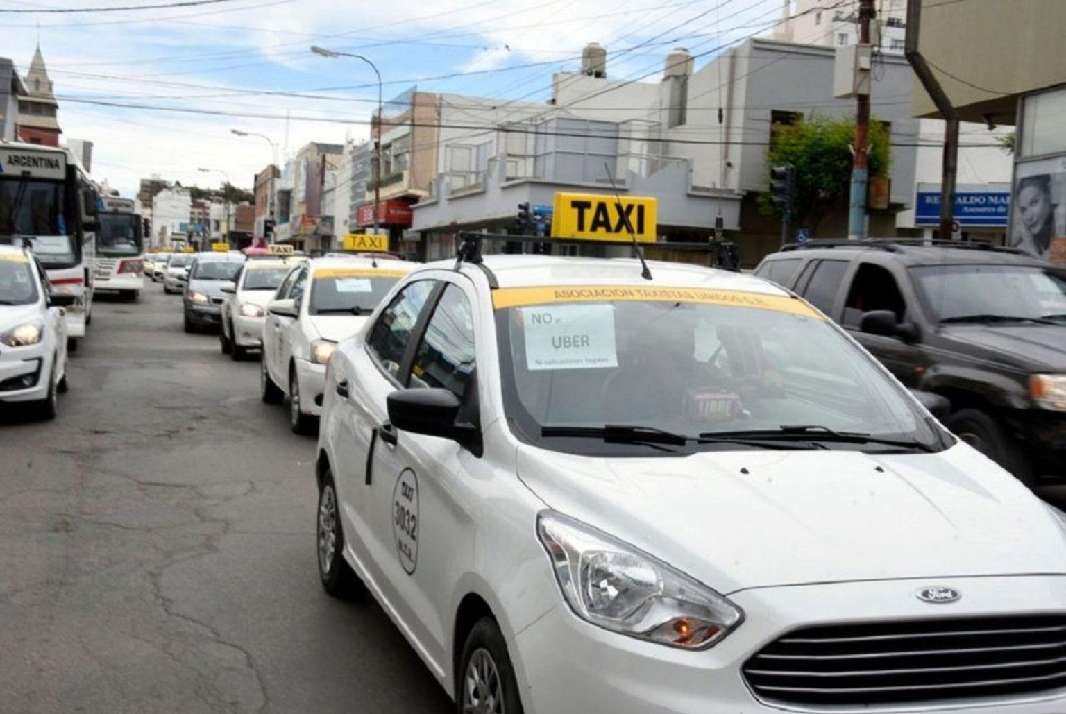 Comodoro sube tarifas taxis