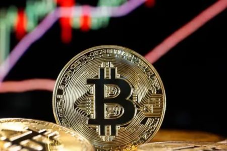 El Bitcoin alcanza récord de US$100.000: ¿Trump lo hizo posible?