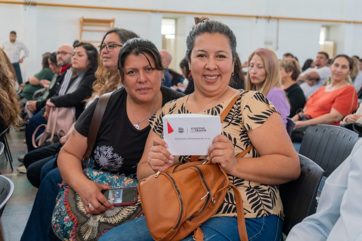 Entregan partida del Fondo de Asistencia Educativa en Comodoro