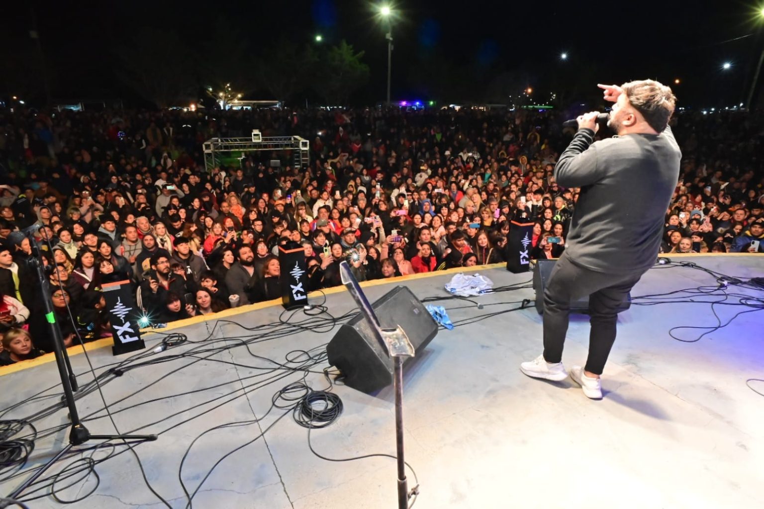 Banda La 2001 en apertura de temporada de verano