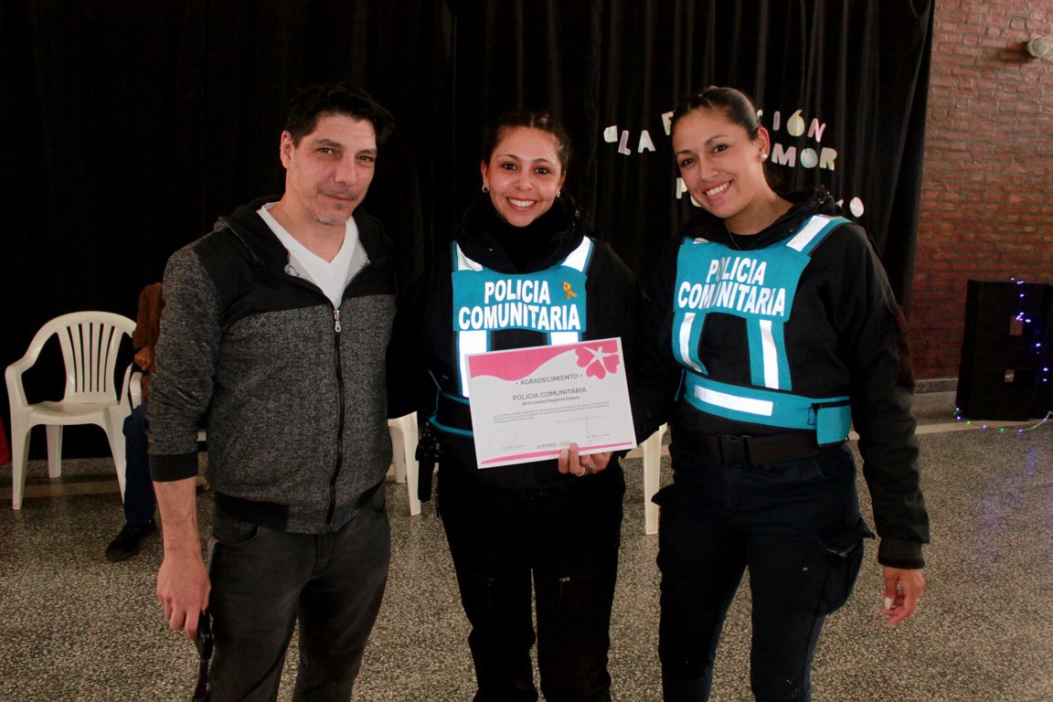 policia comunitarioa en talleres educativos municipales