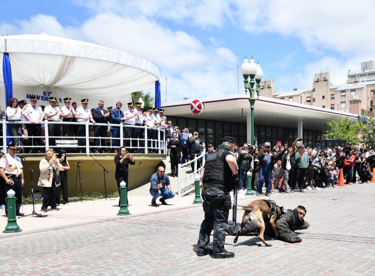 demostración de Policía del Chubut