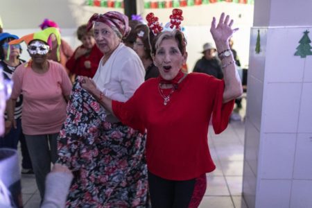 Comodoro: Más de 120 adultos mayores disfrutaron del cierre de actividades en la zona sur