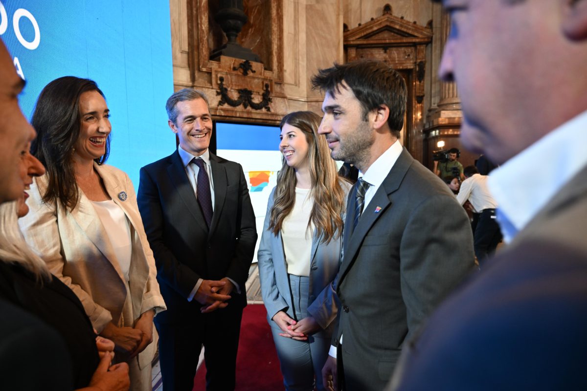 Torres: "Chubut es un ejemplo de superación" y brilla en el Senado