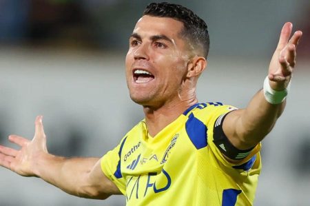 Ronaldo renueva con Al-Nassr