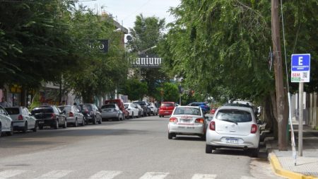 Cartel de estacionamiento medido en Trelew