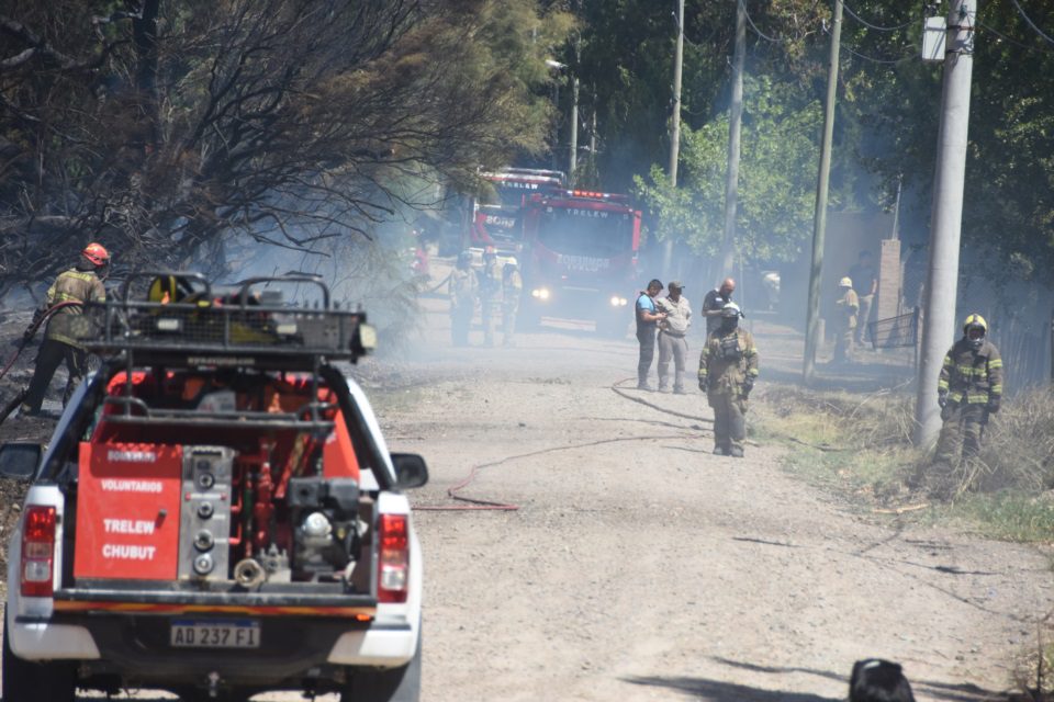 Incendio Trelew peligro viviendas