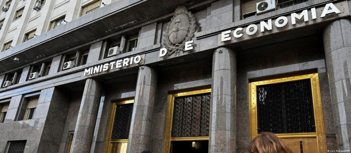 Tesoro renovó vencimientos deuda