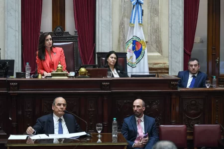 Reunión en el Senado