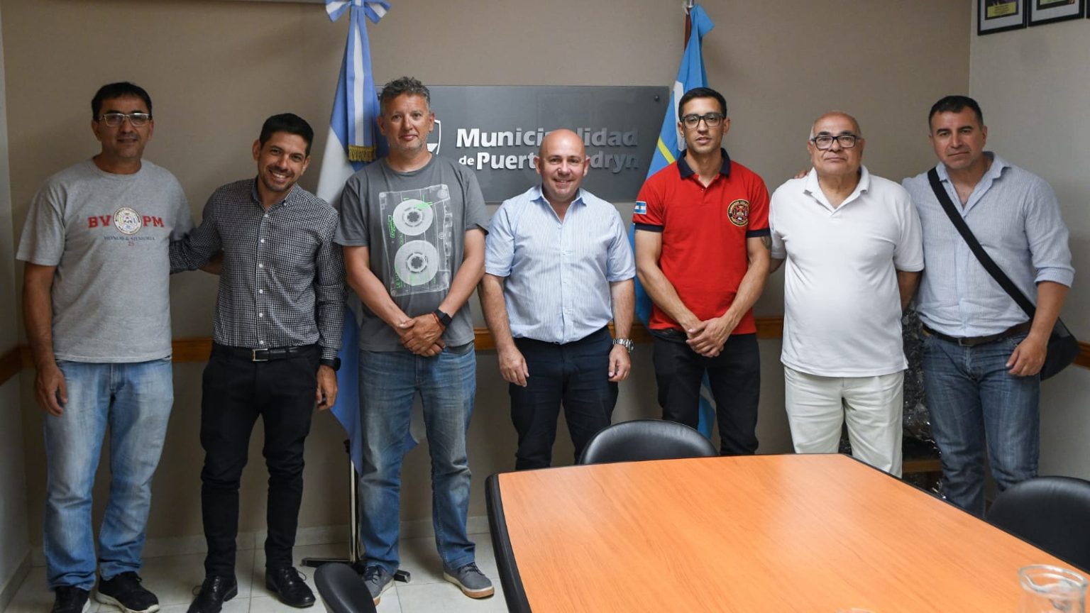 Sastre reunión Cuartel de Bomberos