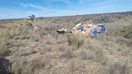 Camionero alcantarilla otro vehículo