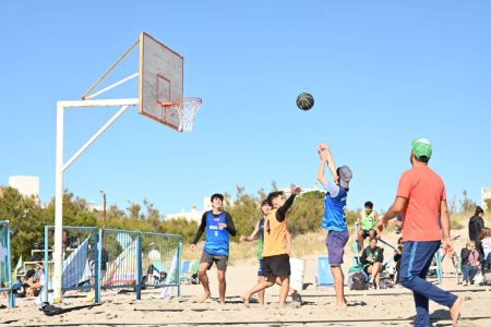 Torneo de básquet Playa