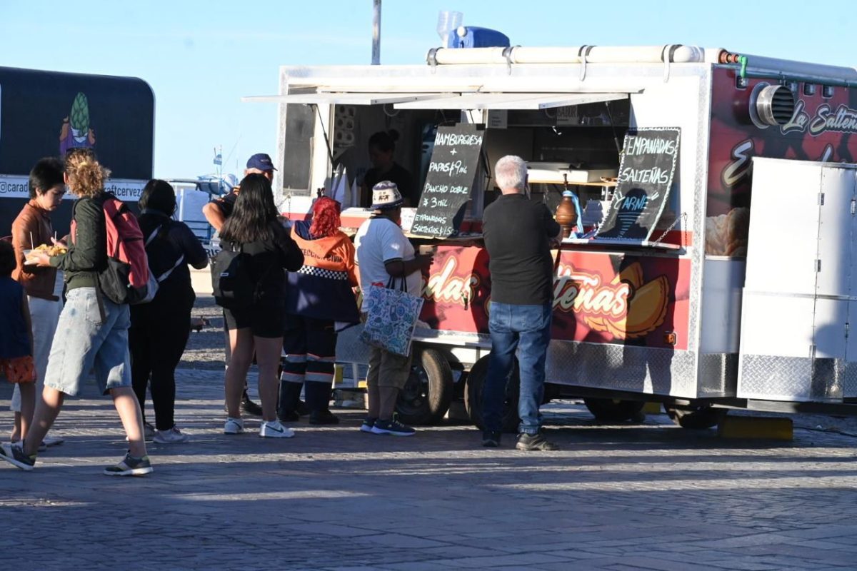 Turismo convoca food trucks