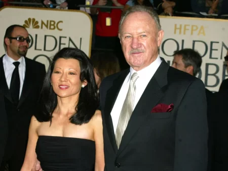 Gene Hackman y Betsy Arakawa