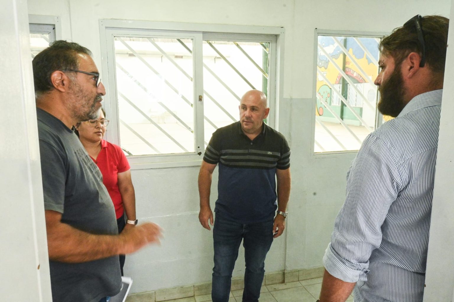 Sastre inspecciona obras escolares