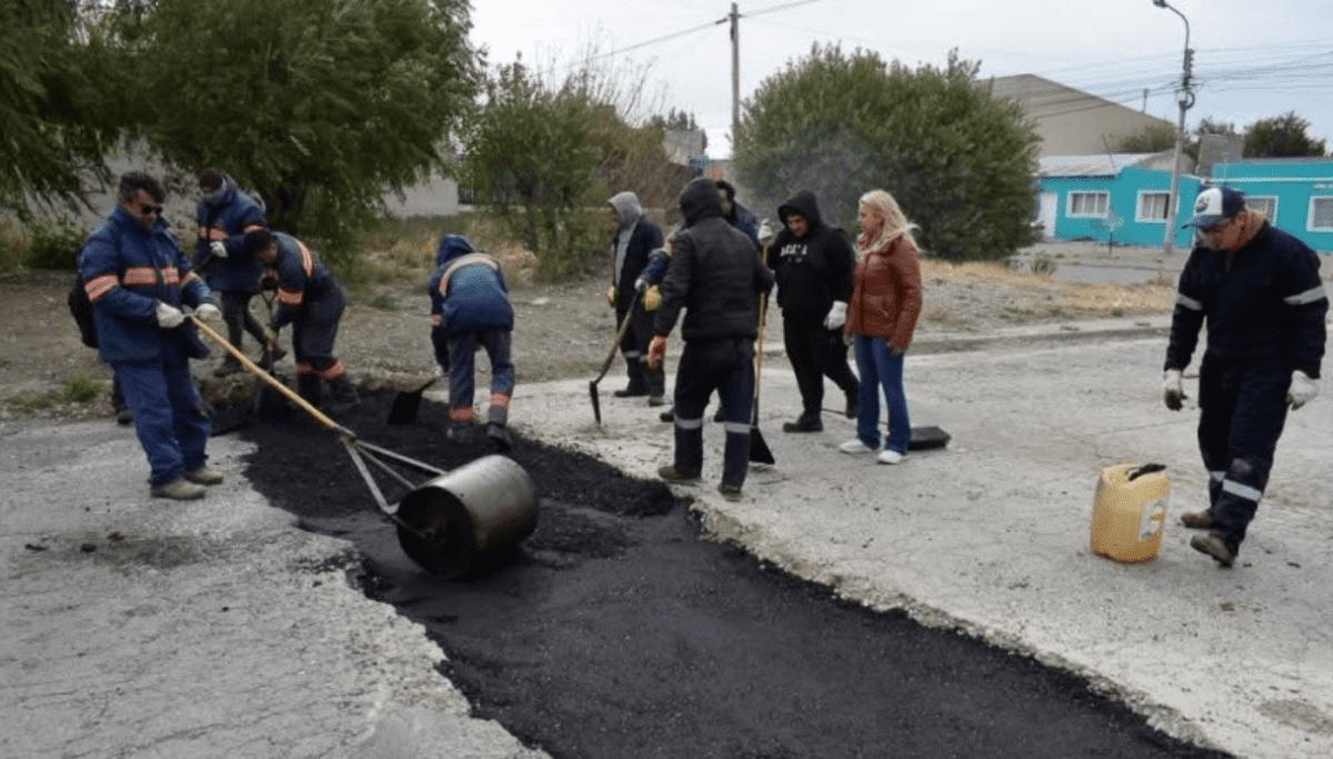 Obra de bacheo en Río Gallegos