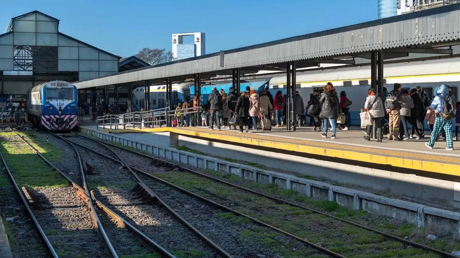 Fraternidad suspende paro trenes