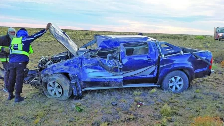 Toyota Hilux accidentada en Pico Truncado