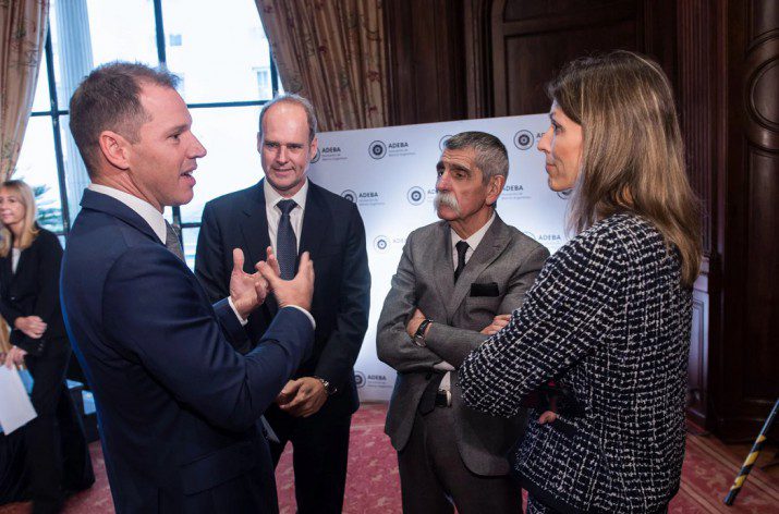 Domínguez y Costantini junto al banquero Jorge Brito (h) y Javier Bolzico (presidente de ADEBA) en una reunión de la Asociación de Bancos Argentinos