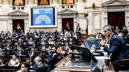 Debates intensos en el Congreso entre oficialismo y oposición