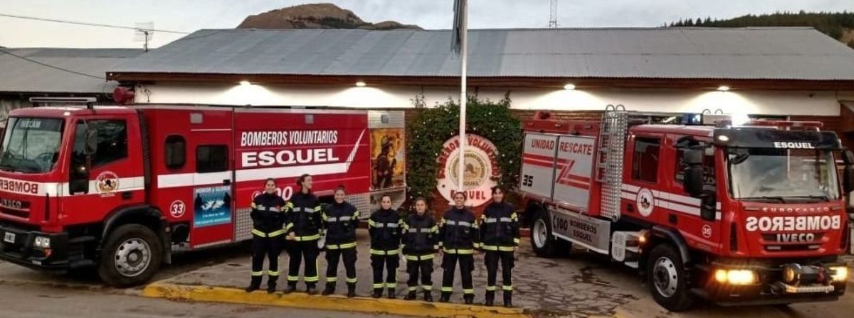 Mujer policía incendio