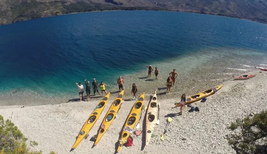 Pueblito montañas de la Patagonia