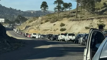 Filas de autos en la frontera