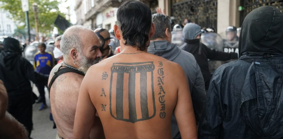 Cruces barrabravas policía Congreso