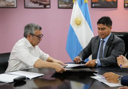 Firma de acuerdo entre Santa Cruz y Brink’s