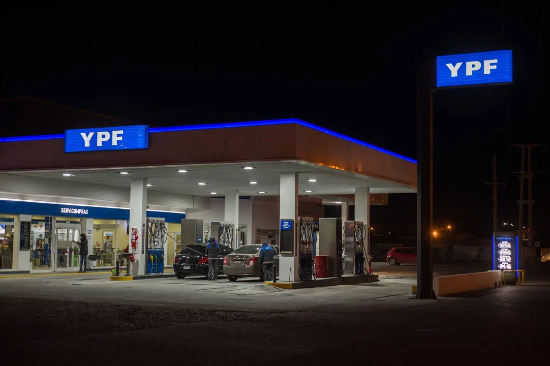 YPF decida bajar el precio