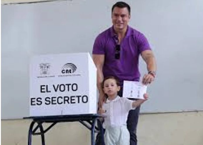 Presidente de Ecuador votó