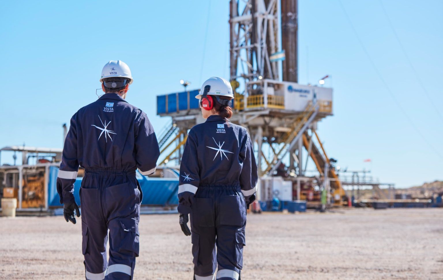 Vista compra activos de Petronas