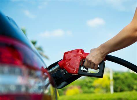 Petroleras bajen precio