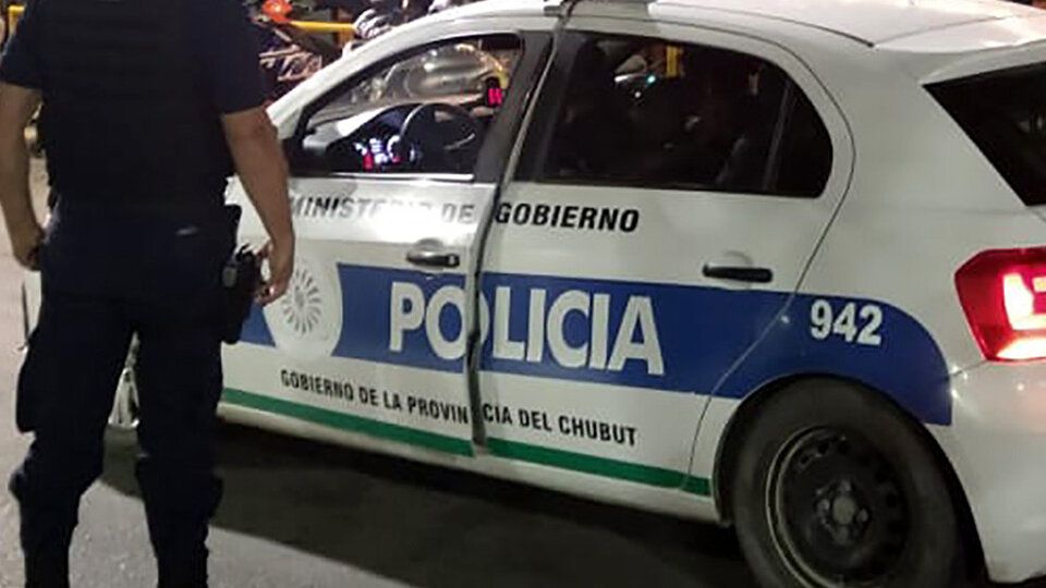 Una familia atrapó a dos intrusos