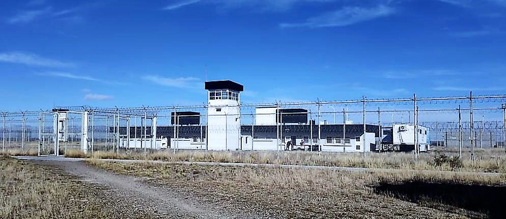 28 presos golpearon a guardiacárceles de Chubut, los requisaron y un juez ordenó que les devuelvan sus cosas