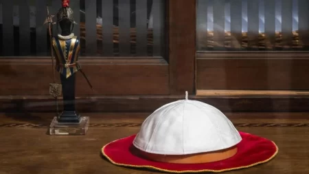 Cardenales están en el Vaticano