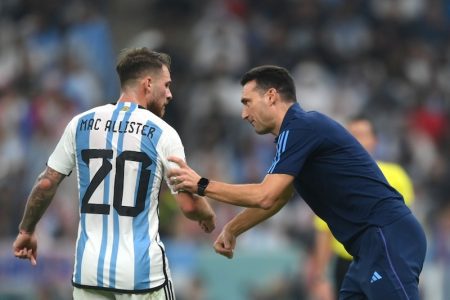 🏆 Scaloni destaca a dos jugadores de la Selección Argentina por su compromiso y crecimiento
