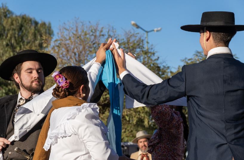 Chubut prepara Peña Patriótica con artistas, feria y tradiciones para conmemorar la Revolución de Mayo
