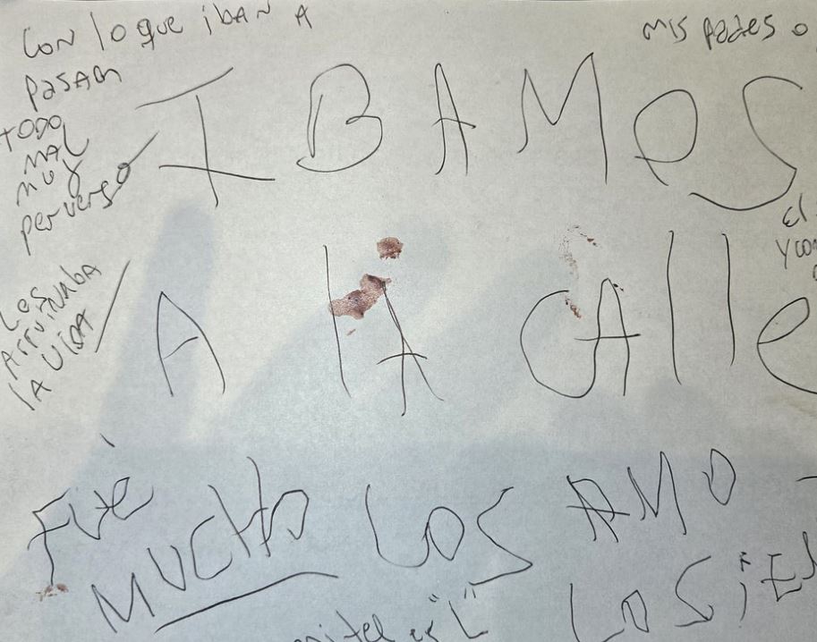 Con mancha de sangre y una frase que abre nuevos interrogantes -Todo sobre la carta detrás de la masacre de Villa Crespo