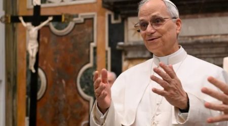 El papa León XIV defiende a los migrantes y se distancia de las políticas de Trump