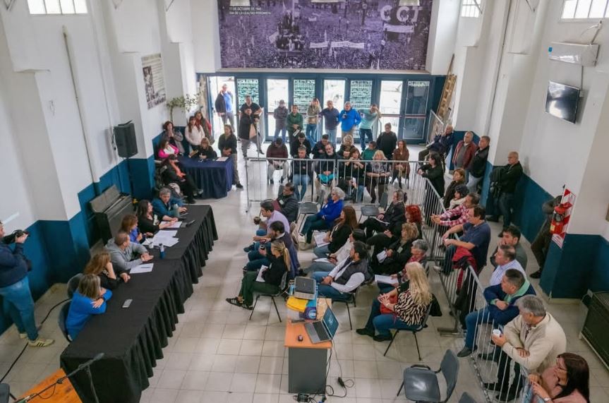 El peronismo chubutense se reunió en un congreso clave - construir una alternativa real a Milei y Torres