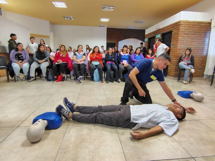 Esquel - personal municipal de Jardines Maternales recibió una capacitación en RCP